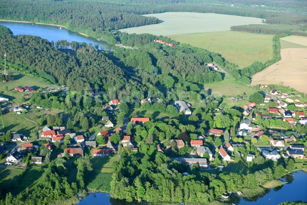 Luftbild Wesenberg - Dorf - Ansicht am Rande von Feldern in Wesenberg im Bundesland Mecklenburg-Vorpommern, Deutschland