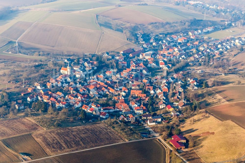 Luftaufnahme Wiebelsbach - Dorf - Ansicht am Rande von Feldern in Wiebelsbach im Bundesland Hessen, Deutschland