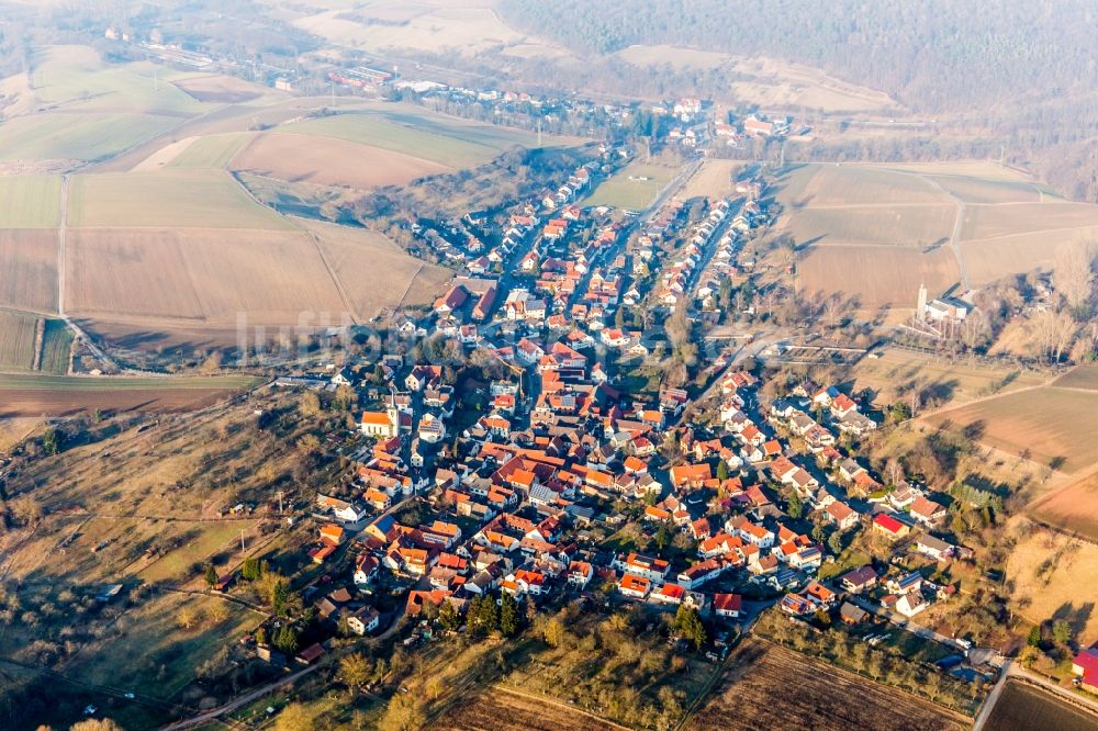 Wiebelsbach von oben - Dorf - Ansicht am Rande von Feldern in Wiebelsbach im Bundesland Hessen, Deutschland