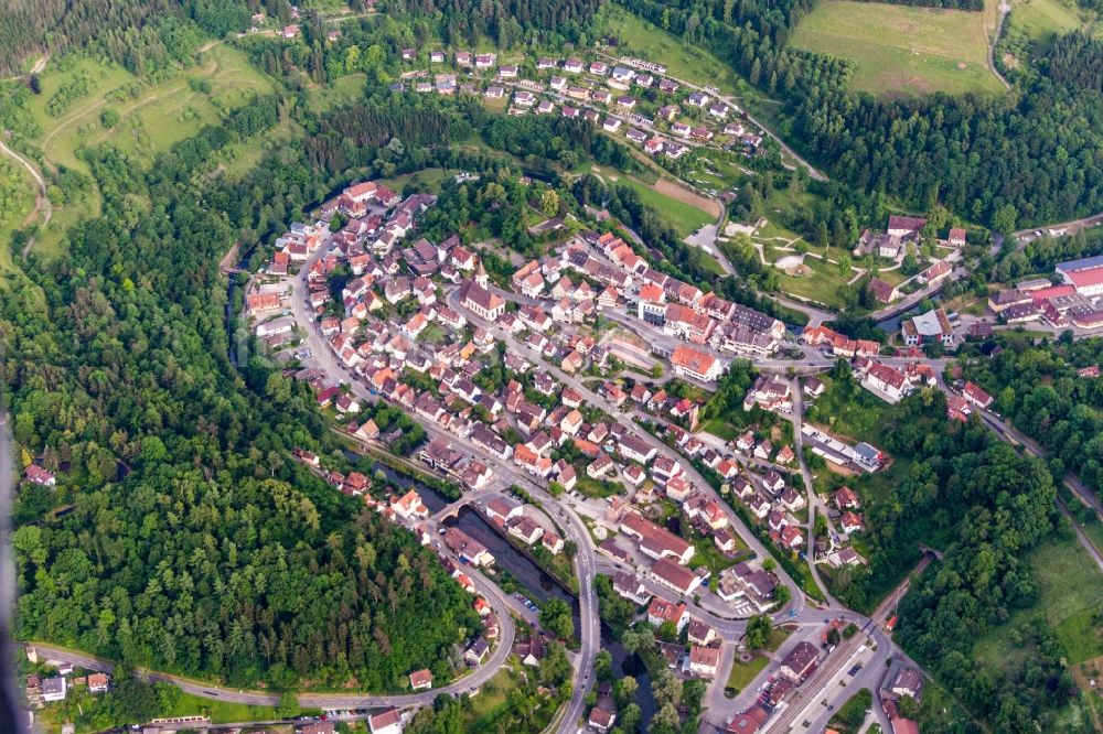 Wildberg aus der Vogelperspektive: Dorf - Ansicht am Rande von Feldern in Wildberg im Bundesland Baden-Württemberg, Deutschland