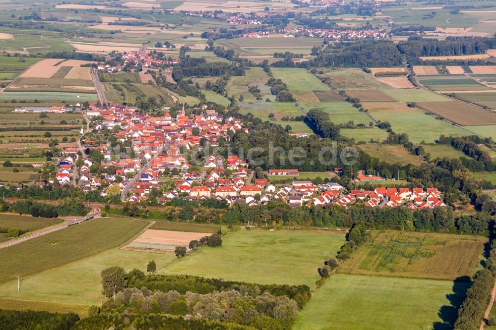 Luftbild Winden - Dorf - Ansicht am Rande von Feldern in Winden im Bundesland Rheinland-Pfalz, Deutschland