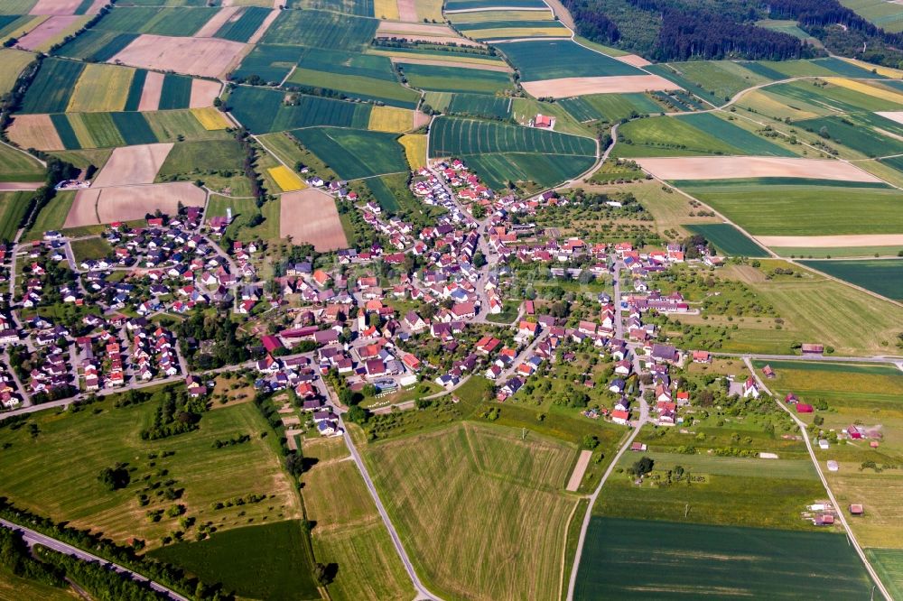 Wittershausen aus der Vogelperspektive: Dorf - Ansicht am Rande von Feldern in Wittershausen im Bundesland Baden-Württemberg, Deutschland