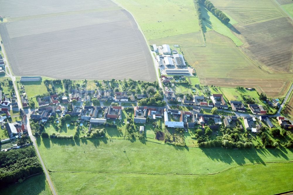 Zahna-Elster von oben - Dorf - Ansicht am Rande von Feldern in Zahna-Elster im Bundesland Sachsen-Anhalt, Deutschland
