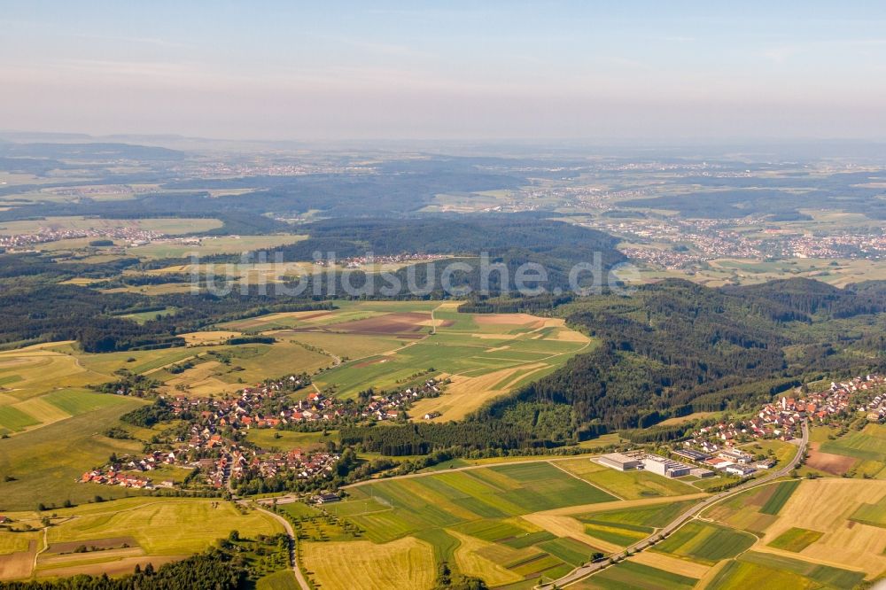 Luftaufnahme Zepfenhan - Dorf - Ansicht am Rande von Feldern in Zepfenhan im Bundesland Baden-Württemberg, Deutschland