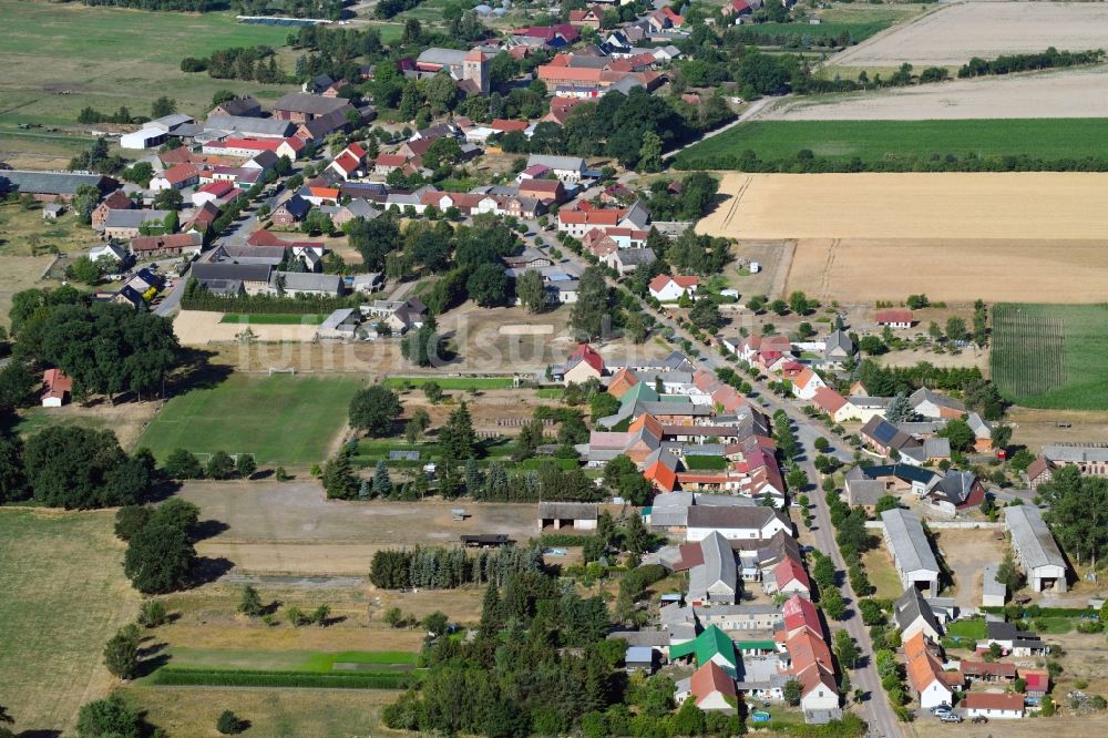 Luftaufnahme Zethlingen - Dorf - Ansicht am Rande von Feldern in Zethlingen im Bundesland Sachsen-Anhalt, Deutschland