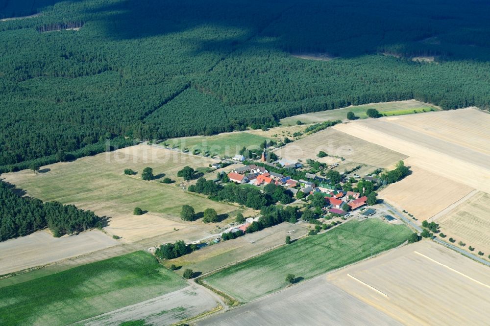 Luftaufnahme Zühlen - Dorf - Ansicht am Rande von Feldern in Zühlen im Bundesland Sachsen-Anhalt, Deutschland