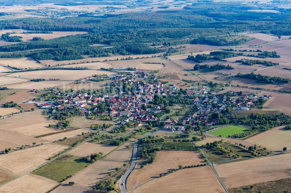 Berolzheim von oben - Dorf - Ansicht am Rande von landwirtschaftlichen Feldern in Berolzheim im Bundesland Baden-Württemberg, Deutschland