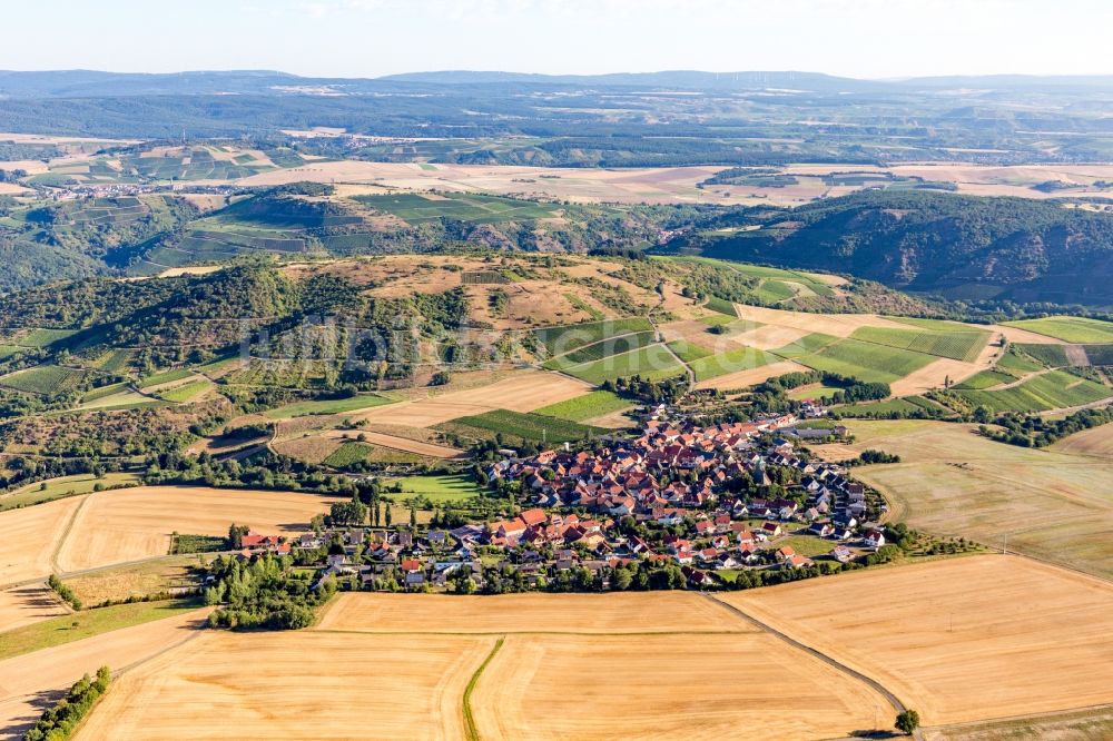 Duchroth von oben - Dorf - Ansicht am Rande von landwirtschaftlichen Feldern in Duchroth im Bundesland Rheinland-Pfalz, Deutschland