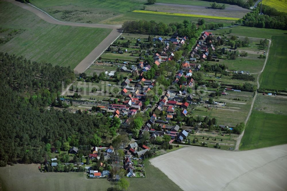 Luftaufnahme Philippsthal - Dorf - Ansicht am Rande von landwirtschaftlichen Feldern in Philippsthal im Bundesland Brandenburg, Deutschland