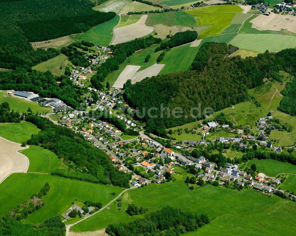 Luftaufnahme Abentheuer - Dorf - Ansicht am Rande Waldgebieten in Abentheuer im Bundesland Rheinland-Pfalz, Deutschland