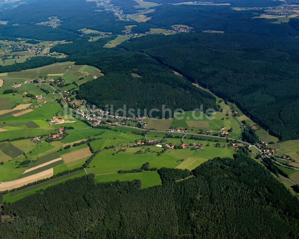 Airlenbach von oben - Dorf - Ansicht am Rande Waldgebieten in Airlenbach im Bundesland Hessen, Deutschland