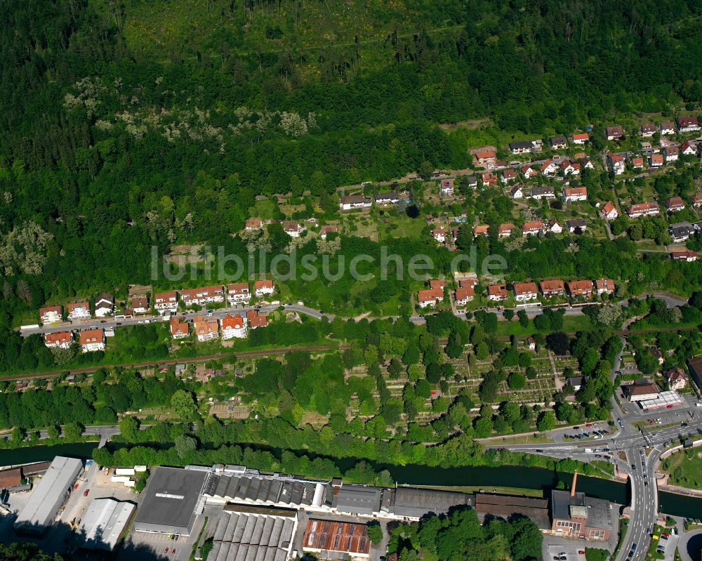 Alzenberg aus der Vogelperspektive: Dorf - Ansicht am Rande von Waldgebieten in Alzenberg im Bundesland Baden-Württemberg, Deutschland