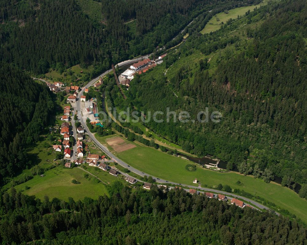 Luftbild Alzenberg - Dorf - Ansicht am Rande von Waldgebieten in Alzenberg im Bundesland Baden-Württemberg, Deutschland