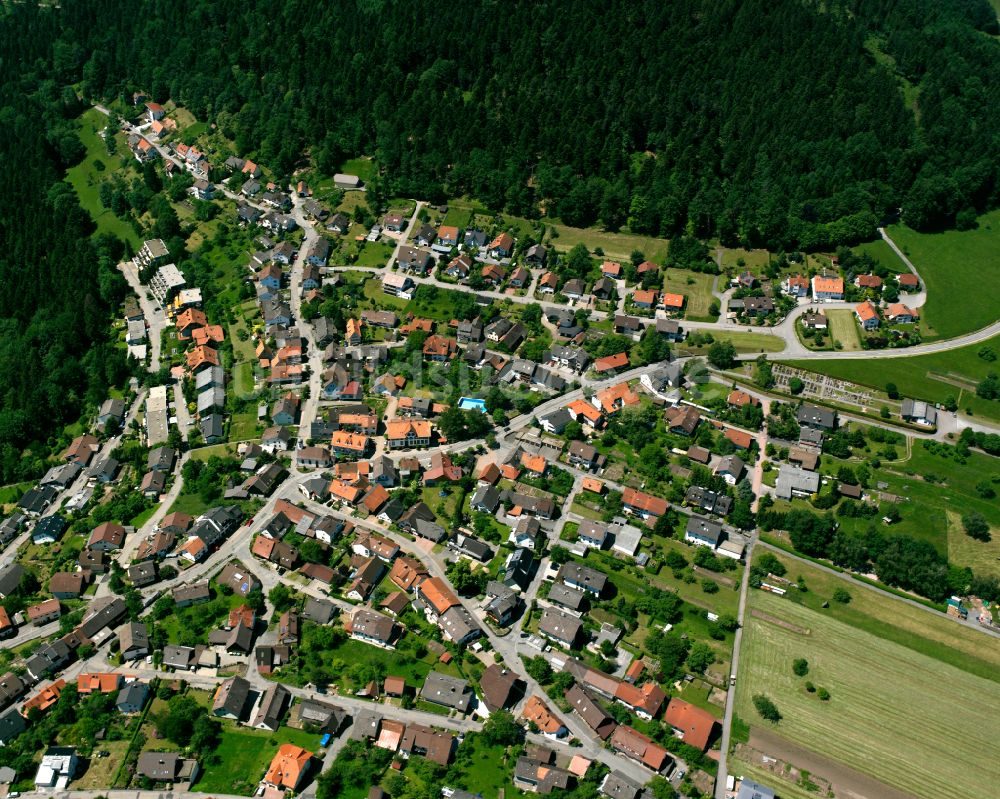 Bad Herrenalb aus der Vogelperspektive: Dorf - Ansicht am Rande von Waldgebieten in Bad Herrenalb im Bundesland Baden-Württemberg, Deutschland