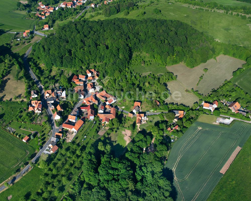 Bebendorf von oben - Dorf - Ansicht am Rande von Waldgebieten in Bebendorf im Bundesland Thüringen, Deutschland