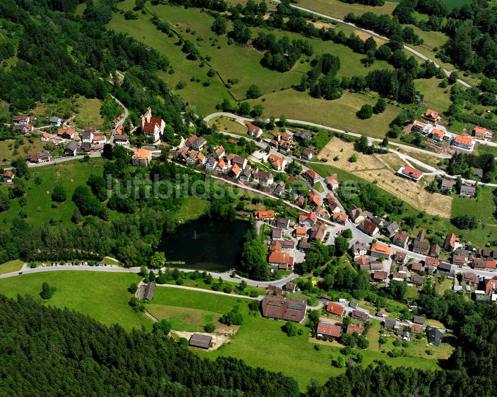 Berneck von oben - Dorf - Ansicht am Rande von Waldgebieten in Berneck im Bundesland Baden-Württemberg, Deutschland