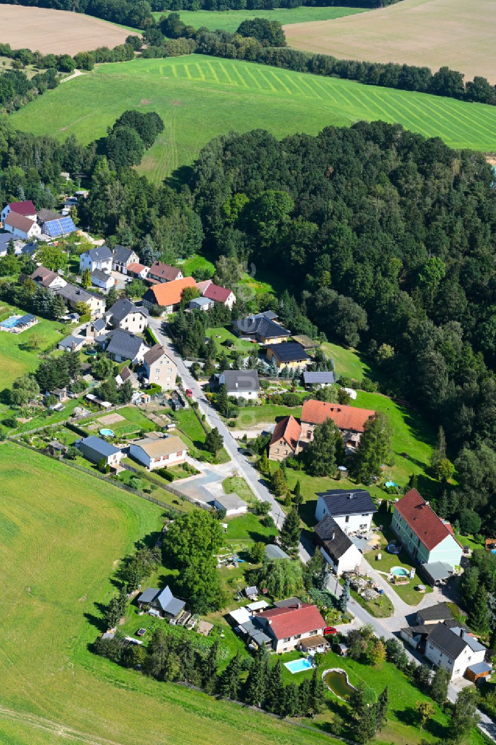 Brandrübel von oben - Dorf - Ansicht am Rande von Waldgebieten in Brandrübel im Bundesland Thüringen, Deutschland