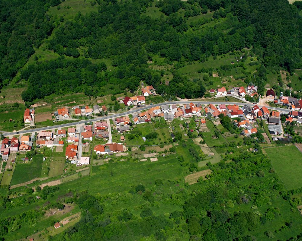 Luftbild Brehme - Dorf - Ansicht am Rande von Waldgebieten in Brehme im Bundesland Thüringen, Deutschland