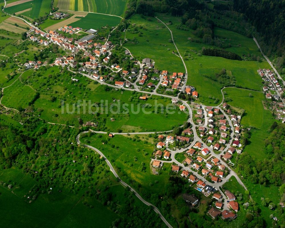 Diegelsberg aus der Vogelperspektive: Dorf - Ansicht am Rande Waldgebieten in Diegelsberg im Bundesland Baden-Württemberg, Deutschland