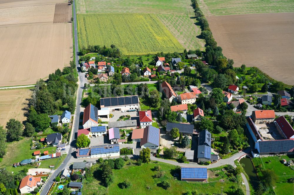 Luftaufnahme Drogen - Dorf - Ansicht am Rande von Waldgebieten in Drogen im Bundesland Thüringen, Deutschland