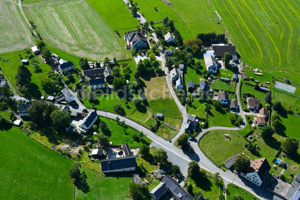 Luftbild Fröbersgrün - Dorf - Ansicht am Rande von Waldgebieten in Fröbersgrün im Bundesland Sachsen, Deutschland