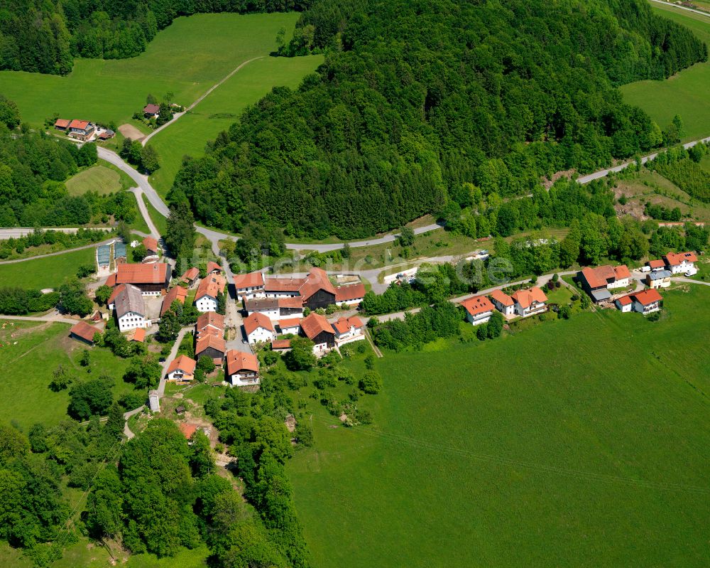 Luftbild Garham - Dorf - Ansicht am Rande von Waldgebieten in Garham im Bundesland Bayern, Deutschland