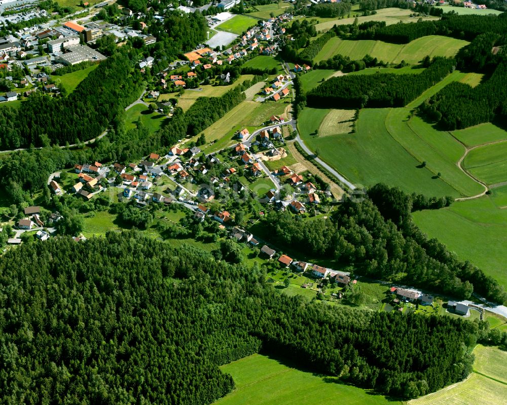 Luftaufnahme Grünstein - Dorf - Ansicht am Rande von Waldgebieten in Grünstein im Bundesland Bayern, Deutschland