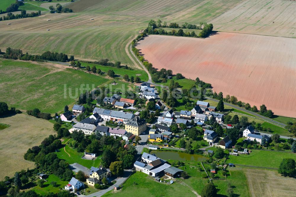 Hain aus der Vogelperspektive: Dorf - Ansicht am Rande von Waldgebieten in Hain im Bundesland Thüringen, Deutschland