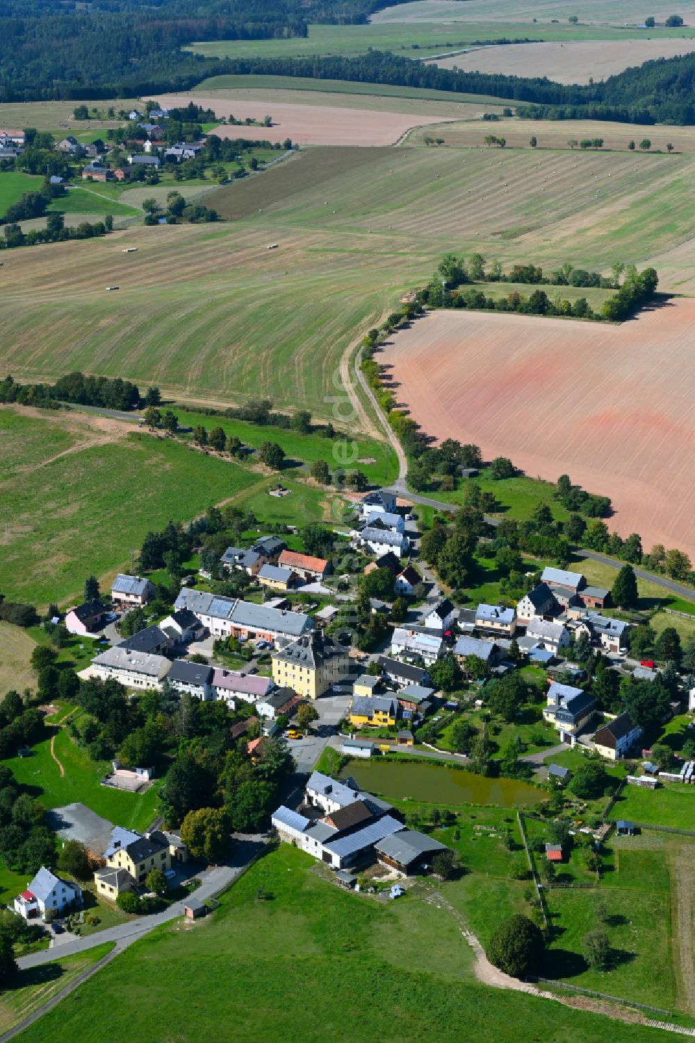 Luftbild Hain - Dorf - Ansicht am Rande von Waldgebieten in Hain im Bundesland Thüringen, Deutschland