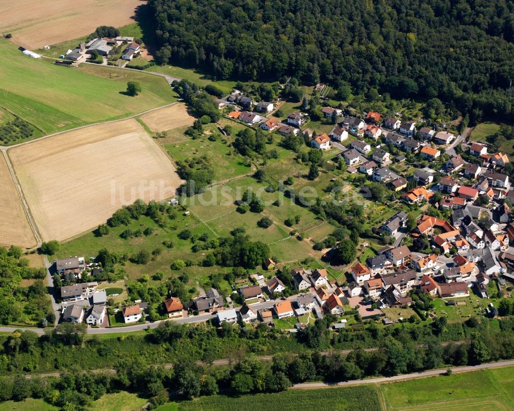 Luftbild Hetschbach - Dorf - Ansicht am Rande Waldgebieten in Hetschbach im Bundesland Hessen, Deutschland