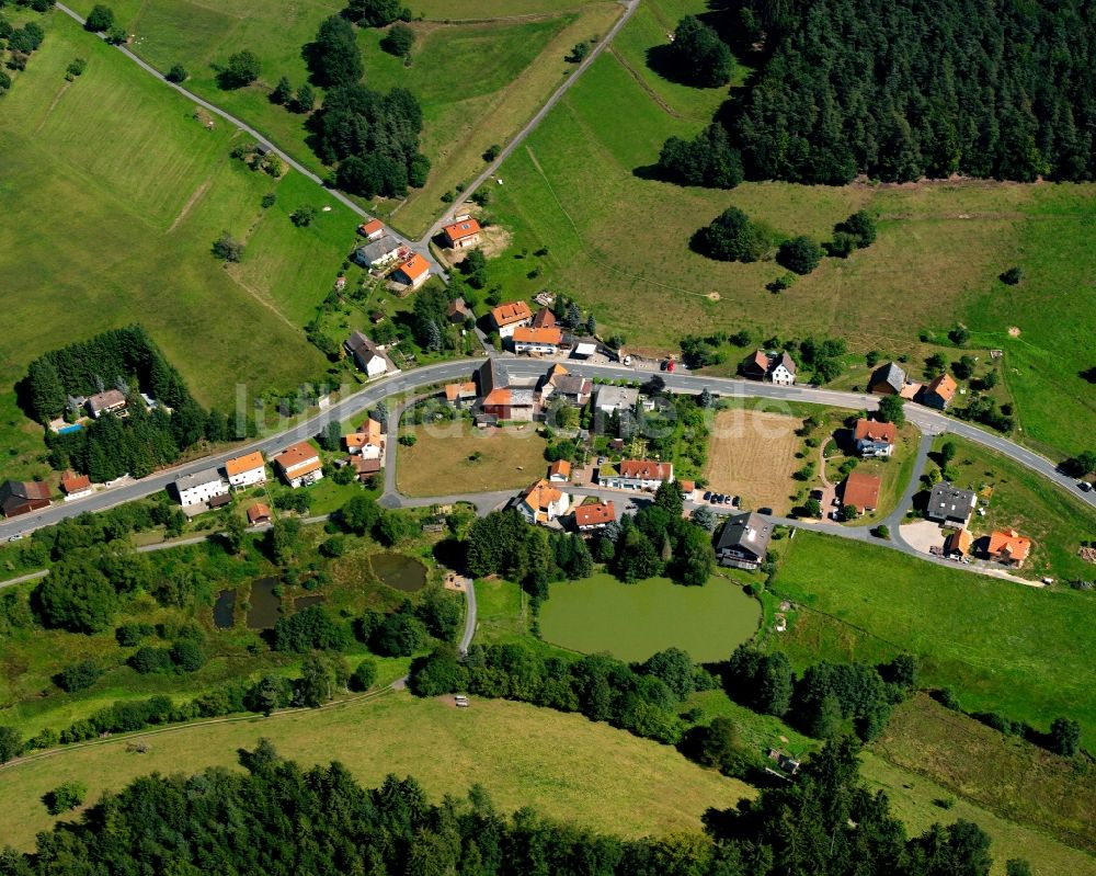 Luftbild Hiltersklingen - Dorf - Ansicht am Rande Waldgebieten in Hiltersklingen im Bundesland Hessen, Deutschland