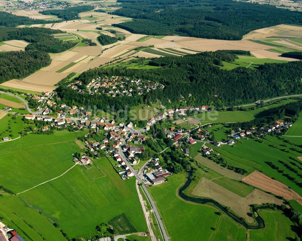 Luftbild Hitzkofen - Dorf - Ansicht am Rande Waldgebieten in Hitzkofen im Bundesland Baden-Württemberg, Deutschland