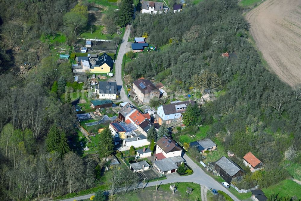 Karlswerk aus der Vogelperspektive: Dorf - Ansicht am Rande Waldgebieten in Karlswerk im Bundesland Brandenburg, Deutschland