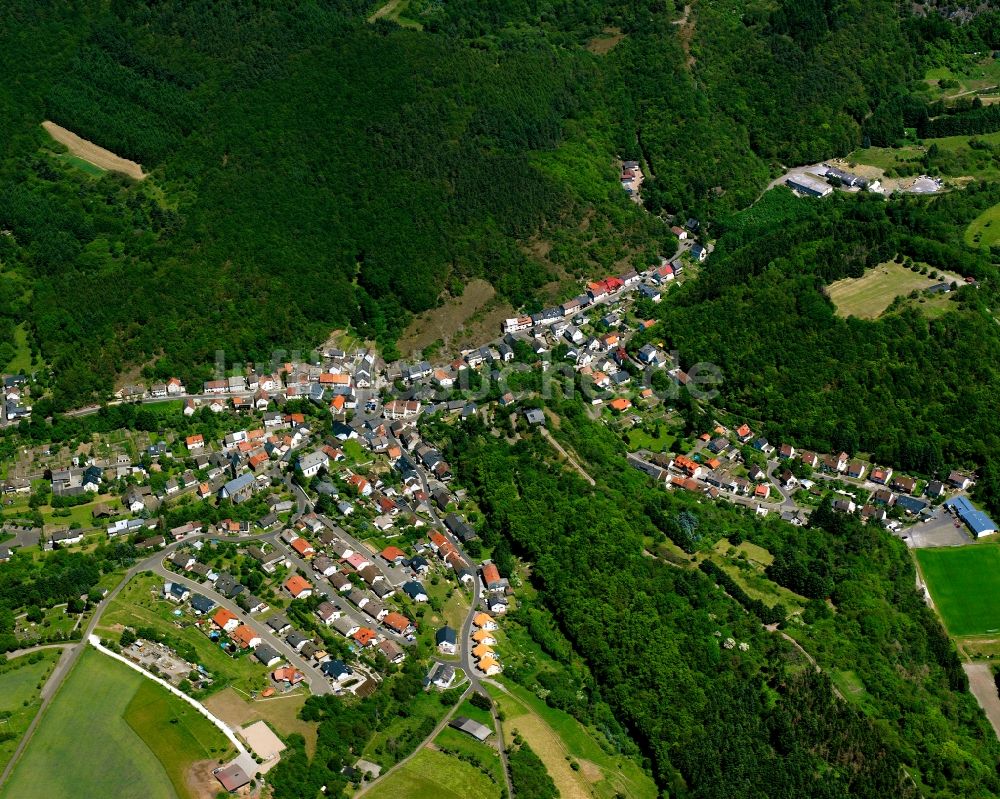 Luftbild Kirchenbollenbach - Dorf - Ansicht am Rande Waldgebieten in Kirchenbollenbach im Bundesland Rheinland-Pfalz, Deutschland