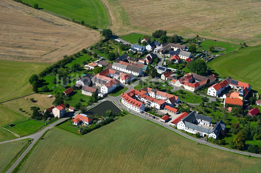 Kleindraxdorf von oben - Dorf - Ansicht am Rande von Waldgebieten in Kleindraxdorf im Bundesland Thüringen, Deutschland