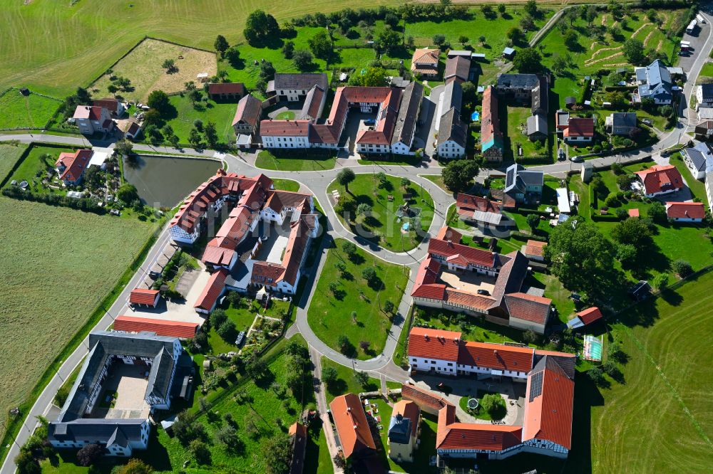 Luftbild Kleindraxdorf - Dorf - Ansicht am Rande von Waldgebieten in Kleindraxdorf im Bundesland Thüringen, Deutschland