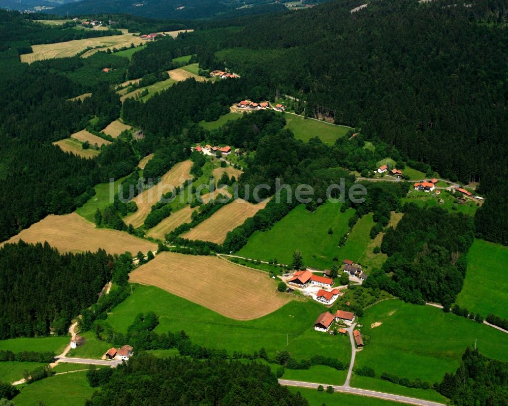 Luftaufnahme Klingldorf - Dorf - Ansicht am Rande Waldgebieten in Klingldorf im Bundesland Bayern, Deutschland