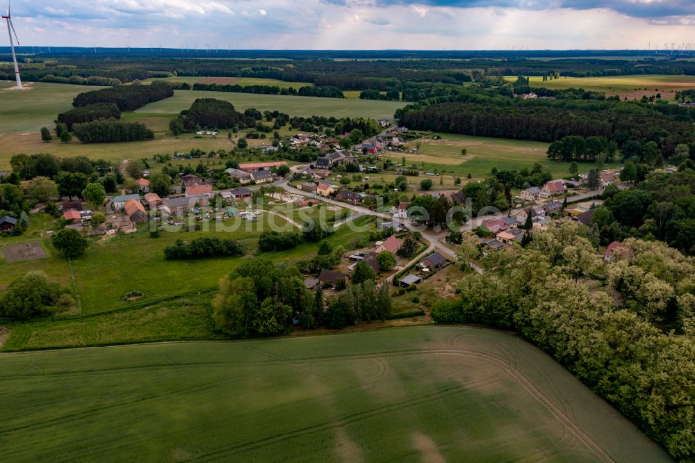 Luftbild Klobbicke - Dorf - Ansicht am Rande Waldgebieten in Klobbicke im Bundesland Brandenburg, Deutschland