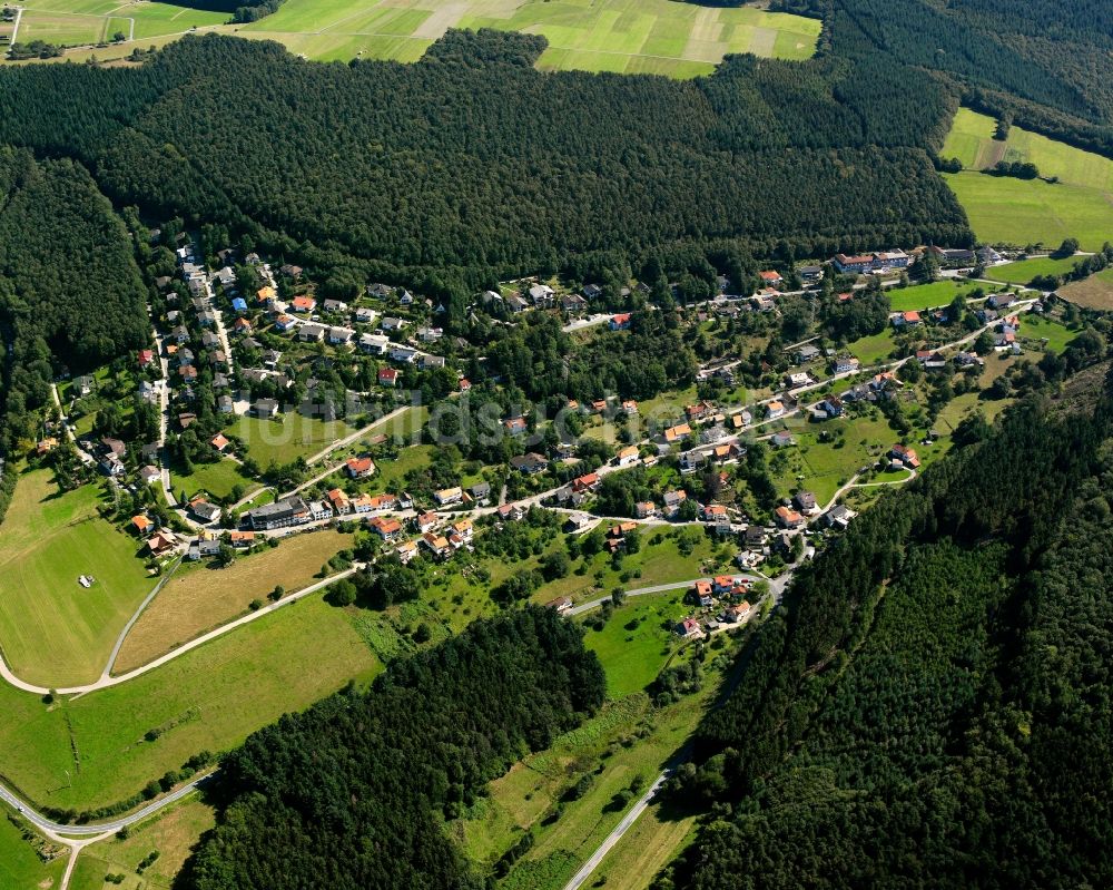 Kortelshütte aus der Vogelperspektive: Dorf - Ansicht am Rande Waldgebieten in Kortelshütte im Bundesland Hessen, Deutschland