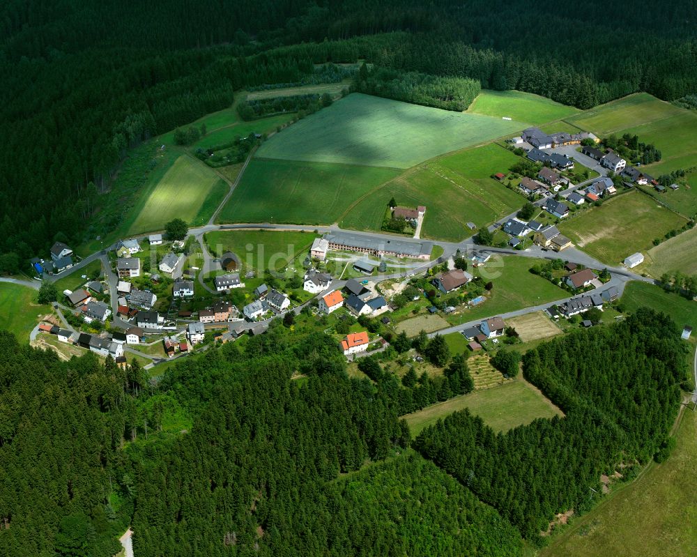 Luftaufnahme Lerchenhügel - Dorf - Ansicht am Rande von Waldgebieten in Lerchenhügel im Bundesland Bayern, Deutschland