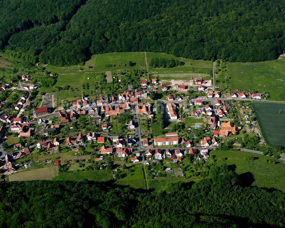 Lutter von oben - Dorf - Ansicht am Rande von Waldgebieten in Lutter im Bundesland Thüringen, Deutschland