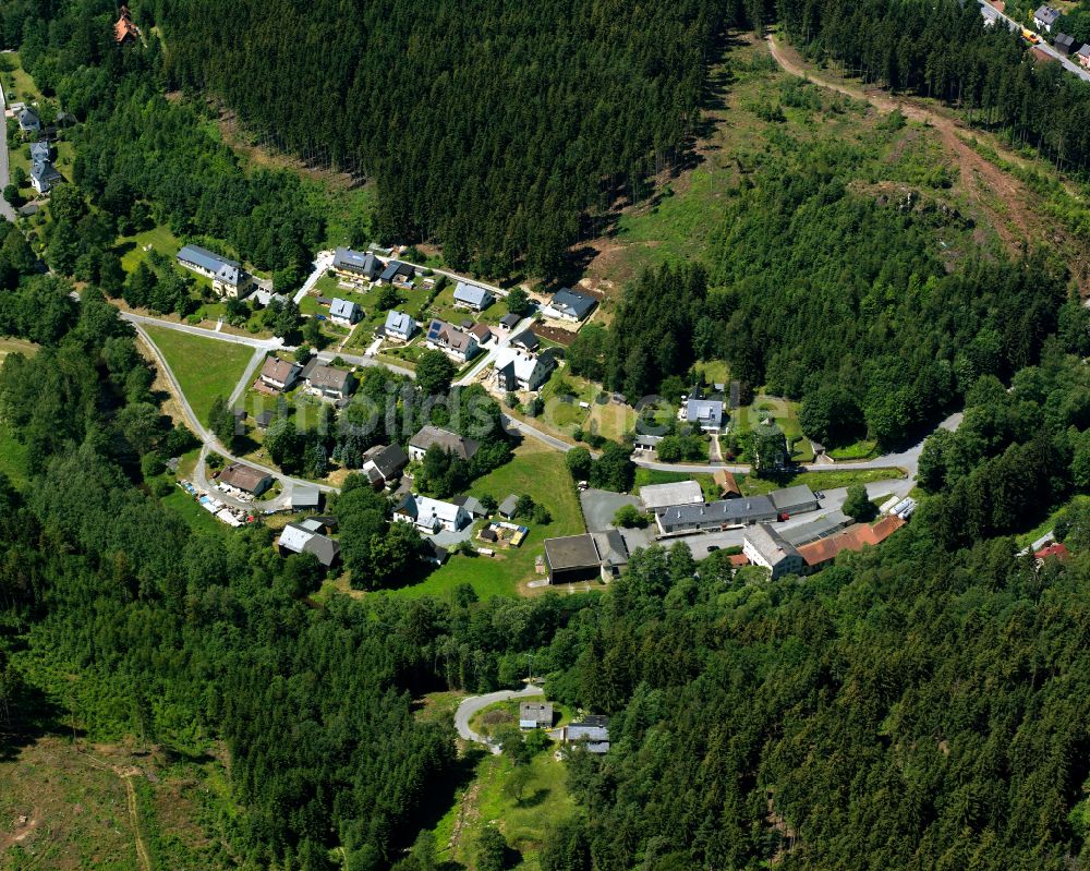 Marxgrün aus der Vogelperspektive: Dorf - Ansicht am Rande von Waldgebieten in Marxgrün im Bundesland Bayern, Deutschland