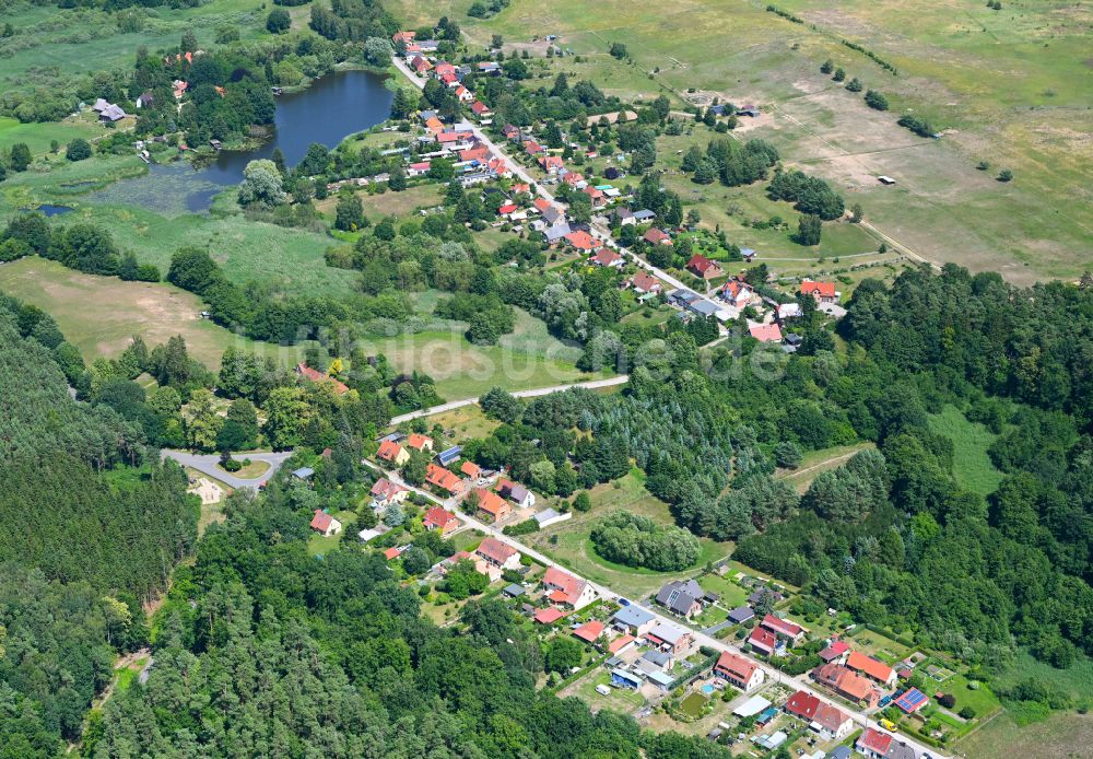 Luftbild Mühl Rosin - Dorf - Ansicht am Rande von Waldgebieten in Mühl Rosin im Bundesland Mecklenburg-Vorpommern, Deutschland