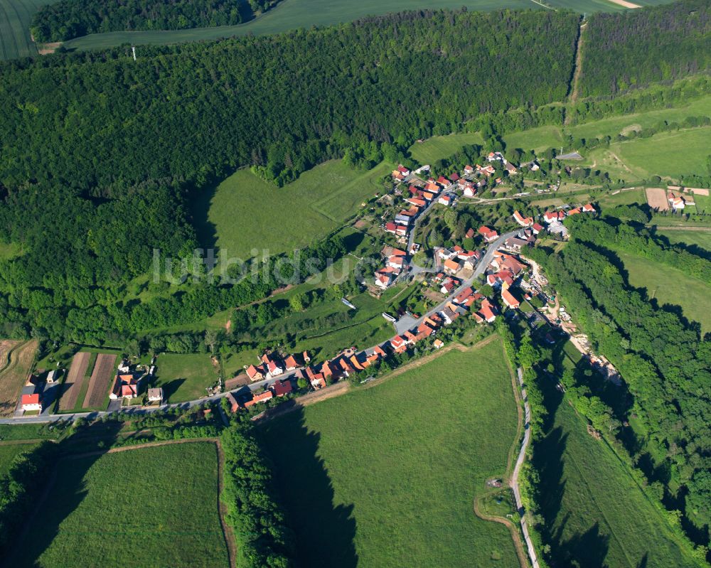 Luftaufnahme Misserode - Dorf - Ansicht am Rande von Waldgebieten in Misserode im Bundesland Thüringen, Deutschland