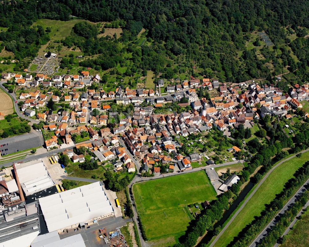 Neustadt von oben - Dorf - Ansicht am Rande Waldgebieten in Neustadt im Bundesland Hessen, Deutschland