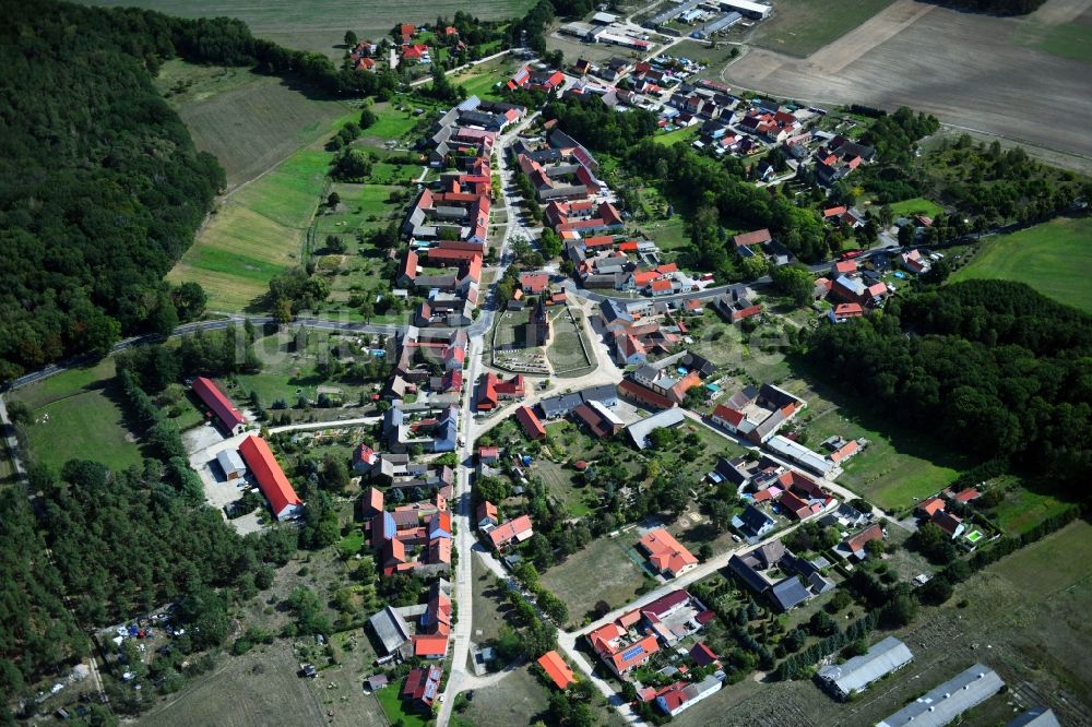 Luftbild Nichel - Dorf - Ansicht am Rande Waldgebieten in Nichel im Bundesland Brandenburg, Deutschland