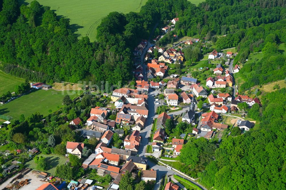 Luftbild Niederkrossen - Dorf - Ansicht am Rande von Waldgebieten in Niederkrossen im Bundesland Thüringen, Deutschland