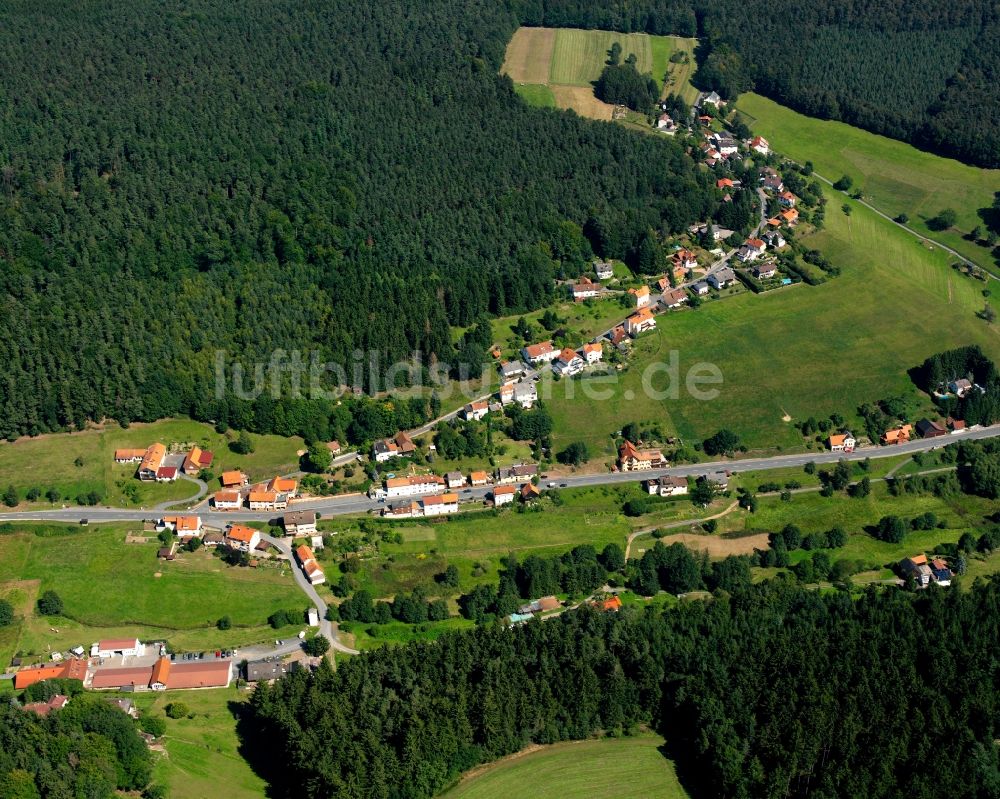 Ober-Hiltersklingen von oben - Dorf - Ansicht am Rande Waldgebieten in Ober-Hiltersklingen im Bundesland Hessen, Deutschland