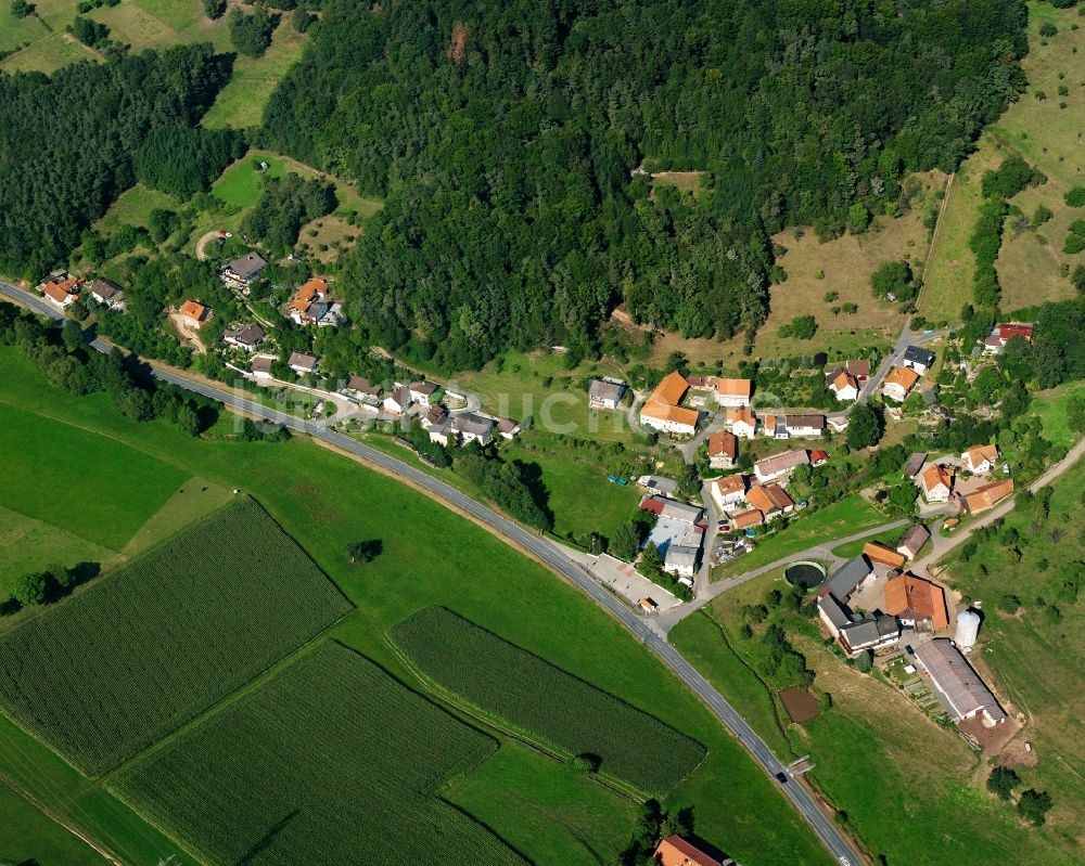 Ober-Kainsbach von oben - Dorf - Ansicht am Rande Waldgebieten in Ober-Kainsbach im Bundesland Hessen, Deutschland