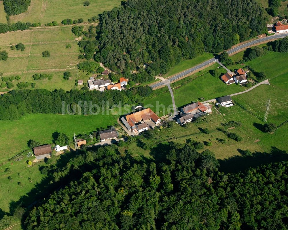 Ober-Kainsbach aus der Vogelperspektive: Dorf - Ansicht am Rande Waldgebieten in Ober-Kainsbach im Bundesland Hessen, Deutschland